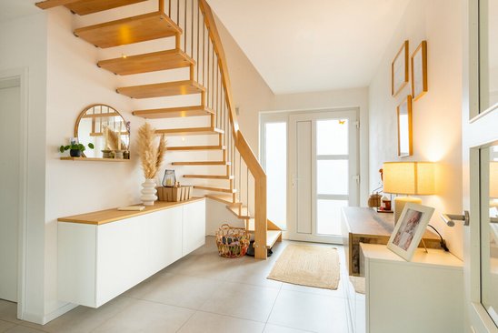 Stadthaus-Flair-124-Familie-H-Eingang-Treppe-01