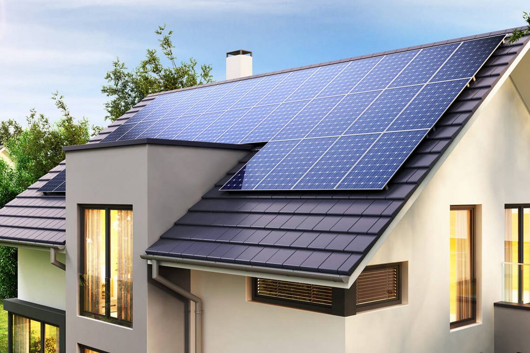 plusenergiehaus-erneuerbare-energien_7b7fb9c3a5 Plusenergiehaus mit Solaranlage auf dem Dach